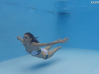 Amateur Hungarian, Under Water Show, Hungarian Teen, Nudity