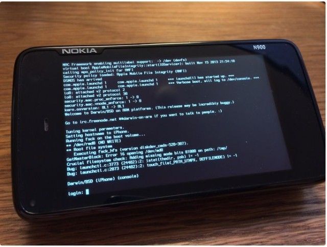 A Nokia N900 running the core of iOS and OS X, courtesy of winocm.