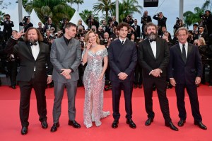 CANNES, FRANCE - MAY 14: (L-R) Manuel Guillot, Raphaël Quenard, Léa Seydoux, Quentin Dupieux, Louis Garrel and Vincent Lindon attend "Le Deuxième Acte" ("The Second Act") Screening & opening ceremony red carpet at the 77th annual Cannes Film Festival at Palais des Festivals on May 14, 2024 in Cannes, France. (Photo by Stephane Cardinale - Corbis/Corbis via Getty Images)