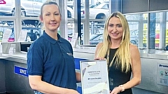 Dronsfields director Angie Dronsfield receives the firm’s Silver Patron’s certificate from Michelle Gibbons, Mahdlo’s Corporate Partnerships and Engagement Fundraiser