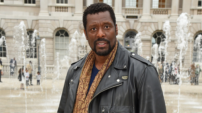  Eamonn Walker smiling