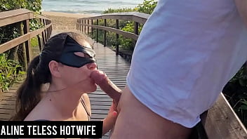 blowjob in front of the cuckold, turista na praia, hotwife, balneario camboriu