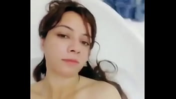 pakistani actress in shower
