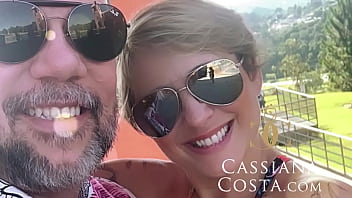 Cassiana Costa, loira, festa, exibicionista