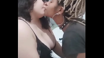 interracial, lesbians, beijando, homemade