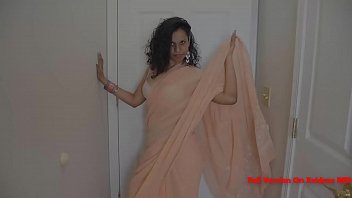 indian wife, aunty showering, saree, india