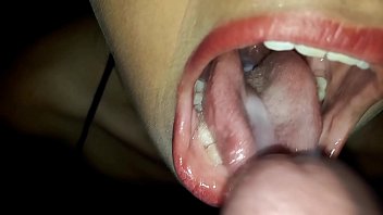 semen en la boca, mexicana chupadora, perfil verificado, cum in the mouth