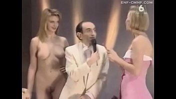 full frontal nudity, striptease integral, tv show, rubia