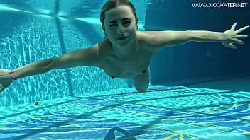 Lindsey Cruz, underwater teens, swimming pool teen, lindsey cruz