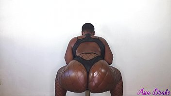 thicc, huge booty, exotic, big butt