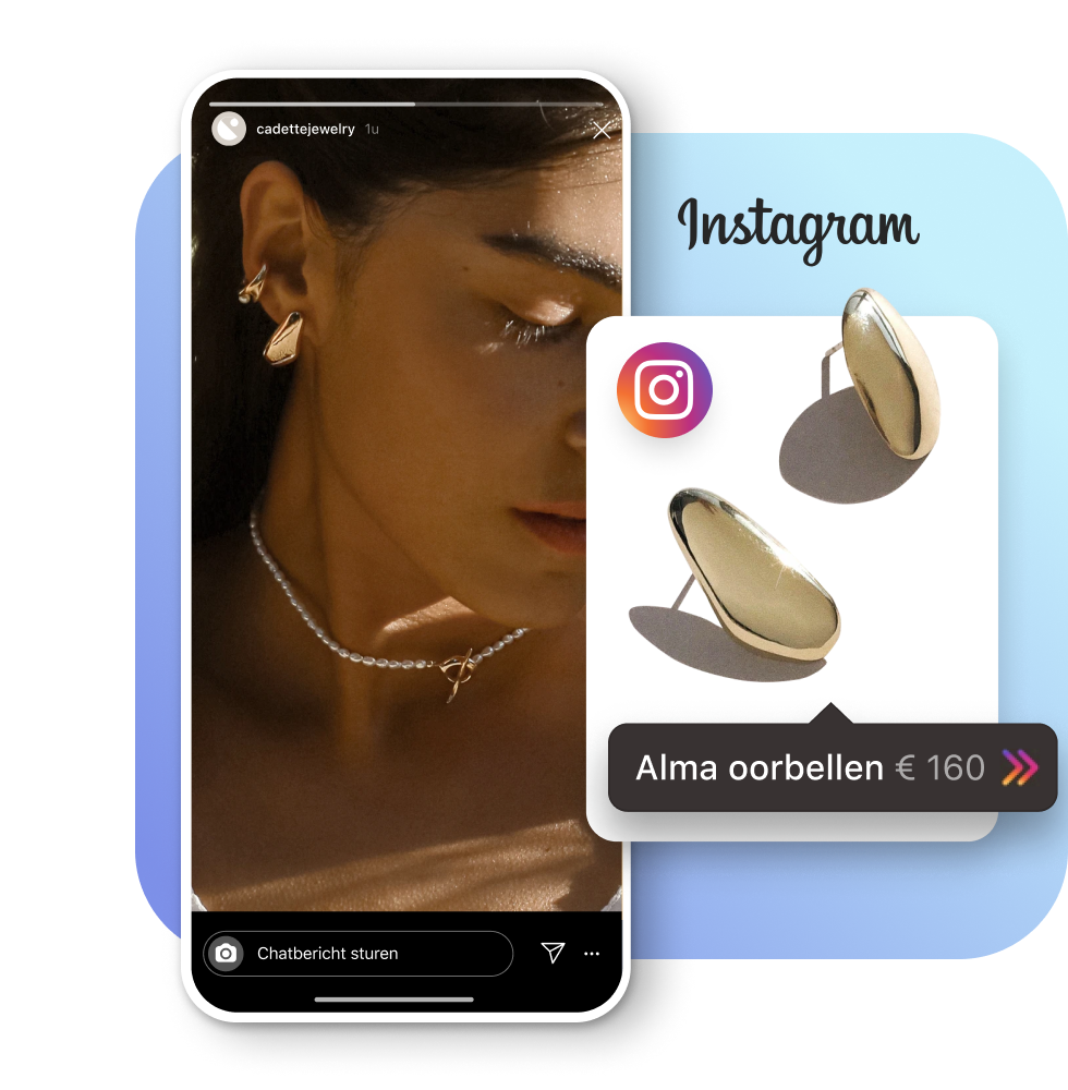 Een jonge vrouw met gouden oorbellen en een parelketting in een Instagram-story. Een productkaart met de Alma oorbellen van Cadette Jewelry met het productlabel eroverheen. 