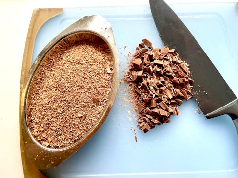 Besser als bloß Kakao: Heiße Schokolade aus gehackter Tafelschokolade