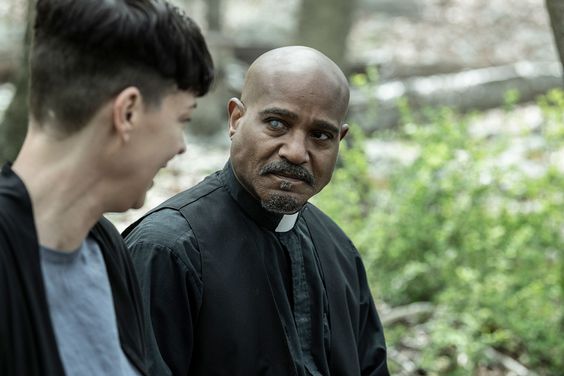 Pollyanna McIntosh as Jadis, Seth Gilliam as Father Gabriel Stokes on 'The Walking Dead: The Ones Who Live'