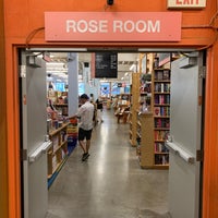 Photo taken at Powell&amp;#39;s Books Rose Room by Andrew T. on 9/9/2022