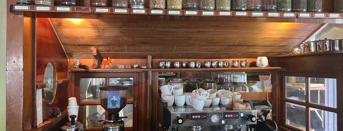 Big Sur Bakery is one of Coastal Coffee Crawl.