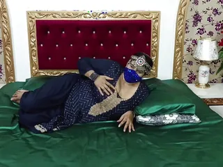 Aunty Showing Boobs, Mature, Female, Masked