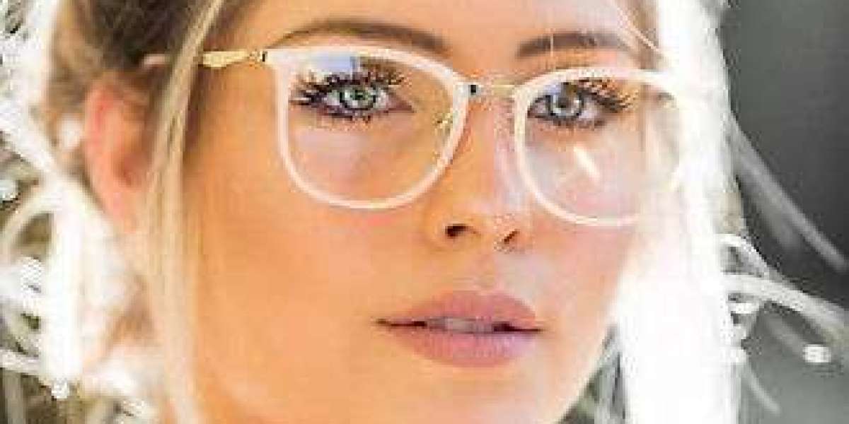 See Through Style: The Rise of Transparent Frame Glasses