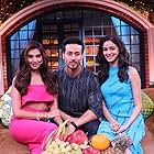 Tara Sutaria, Tiger Shroff, and Ananya Panday in Students of The Year Chat with Kapil (2019)