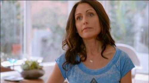 Trailer for Girlfriends' Guide To Divorce