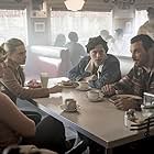 Skeet Ulrich, Mädchen Amick, Cole Sprouse, and Lili Reinhart in Riverdale (2017)