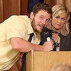 Amy Poehler and Chris Pratt in Parks and Recreation (2009)