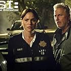 Jorja Fox and William Petersen in CSI: Crime Scene Investigation (2000)