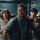 Bryce Dallas Howard, Chris Pratt, Ty Simpkins, and Nick Robinson in Jurassic World (2015)