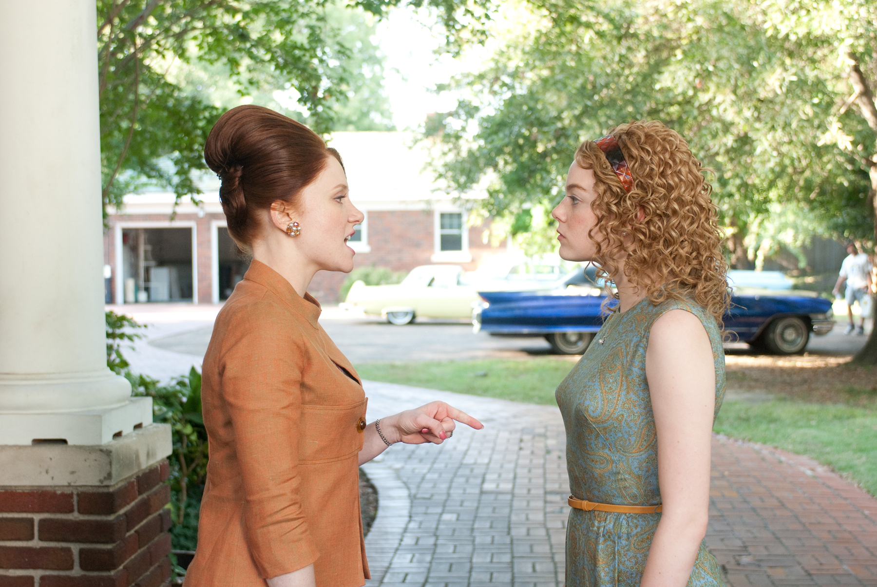 Bryce Dallas Howard and Emma Stone in The Help (2011)