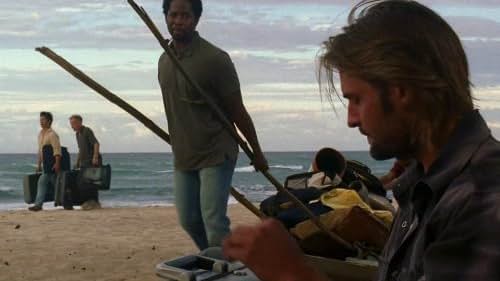 Josh Holloway and Harold Perrineau in Lost (2004)