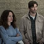 Michiel Huisman and Elizabeth Reaser in The Haunting of Hill House (2018)