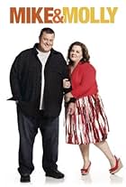 Melissa McCarthy and Billy Gardell in Mike & Molly (2010)
