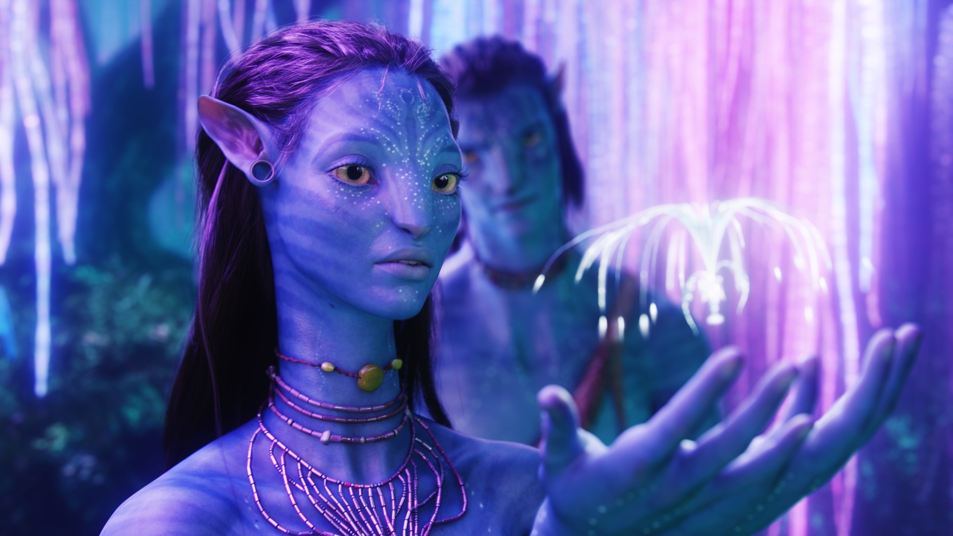 Zoe Saldana and Sam Worthington in Avatar (2009)