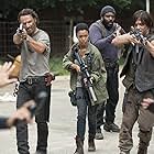 Norman Reedus, Chad L. Coleman, Maximiliano Hernández, Andrew Lincoln, Sonequa Martin-Green, and Teri Wyble in The Walking Dead (2010)