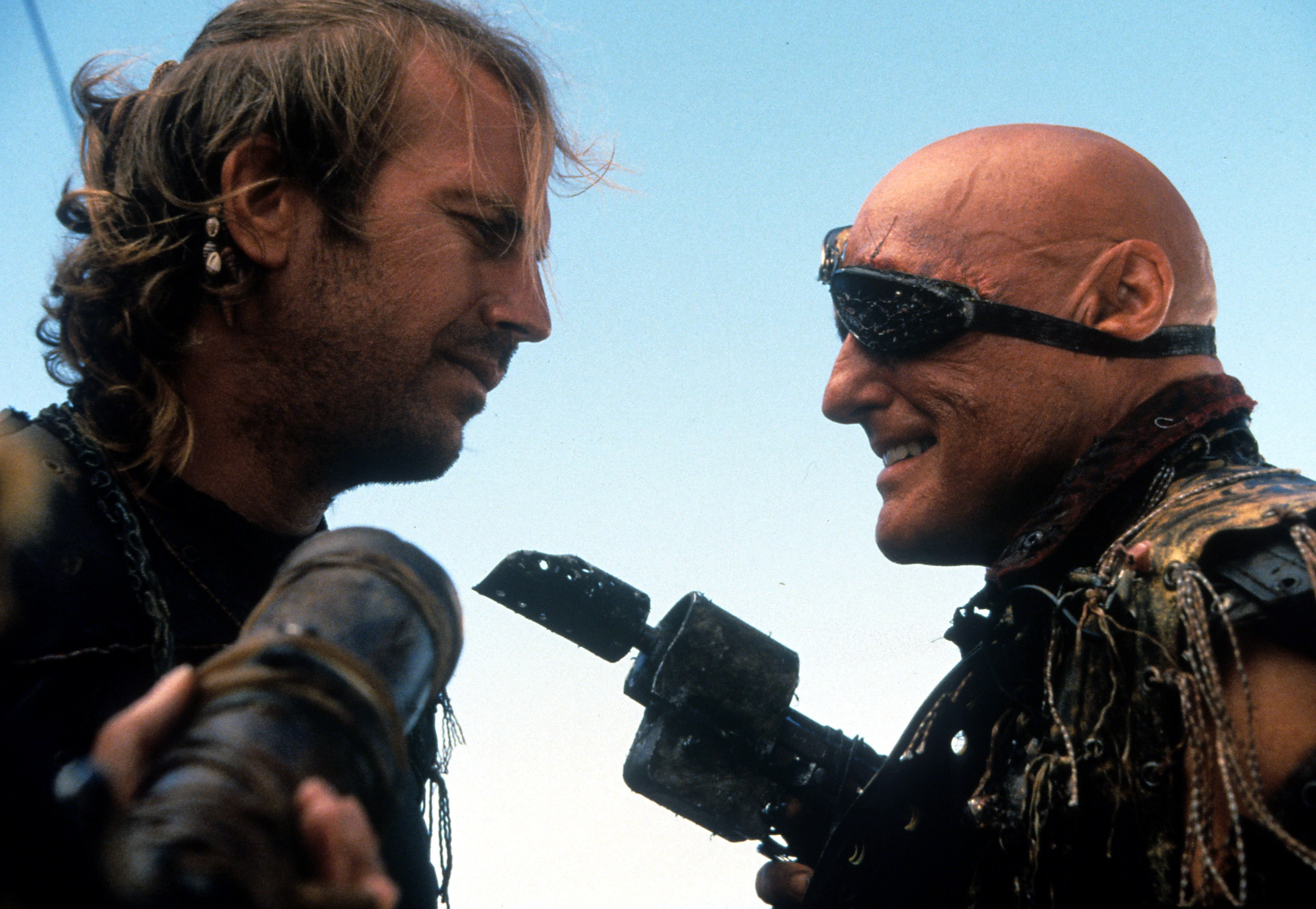 Kevin Costner and Dennis Hopper in Waterworld (1995)