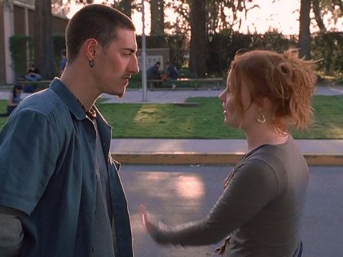 Lauren Ambrose and Eric Balfour in Six Feet Under (2001)