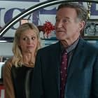 Robin Williams and Sarah Michelle Gellar in The Crazy Ones (2013)