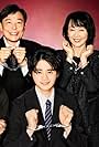 Yumi Asô, Toshiki Ayata, Ken Mitsuishi, Oji Suzuka, and Maika Yamamoto in Yami-baito kazoku (2024)