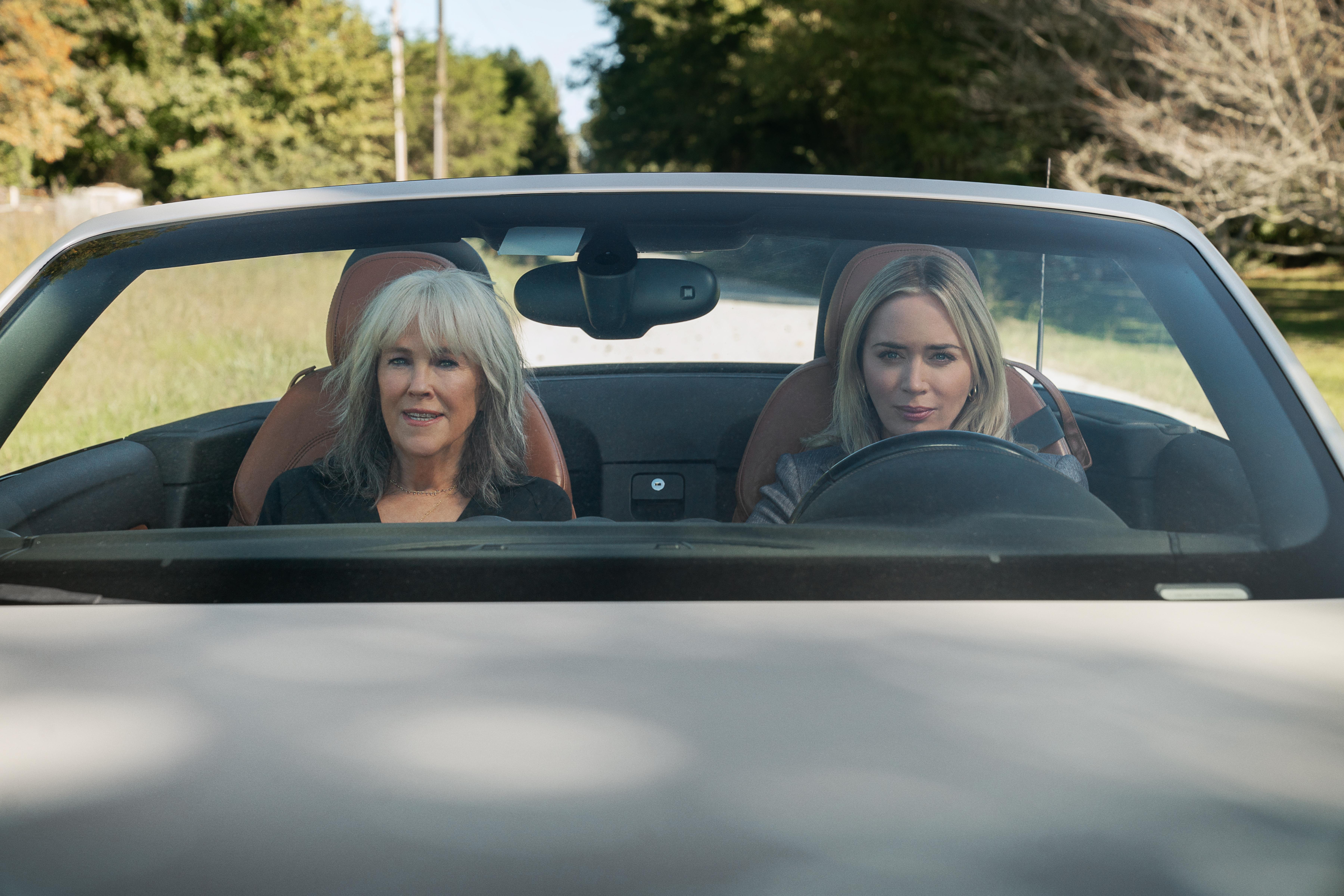 Catherine O'Hara and Emily Blunt in Pain Hustlers (2023)