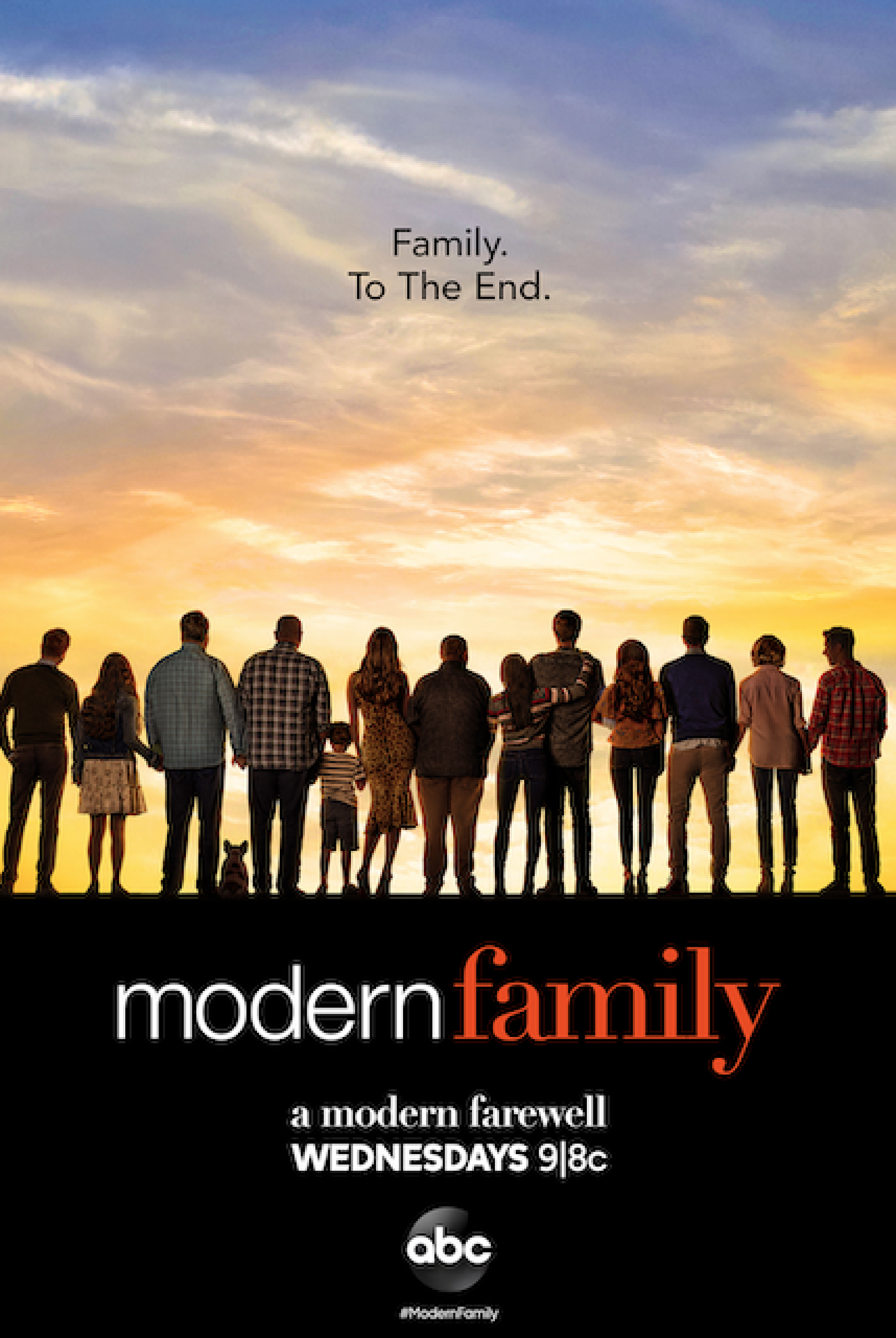 Sofía Vergara, Julie Bowen, Ty Burrell, Jesse Tyler Ferguson, Sarah Hyland, Ed O'Neill, Eric Stonestreet, Beatrice the Dog, Ariel Winter, Nolan Gould, Rico Rodriguez, Reid Ewing, Aubrey Anderson-Emmons, and Jeremy Maguire in Modern Family (2009)