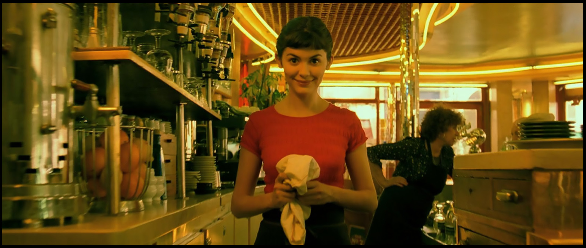 Claire Maurier and Audrey Tautou in Amélie (2001)