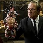 Tommy Lee Jones and Keone Young in Men in Black³ (2012)