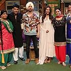 Kiku Sharda, Sumona Chakravarti, Diljit Dosanjh, Sonam Bajwa, Kapil Sharma, and Rochelle Rao in The Kapil Sharma Show (2016)