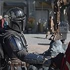 Carl Weathers and Pedro Pascal in The Mandalorian (2019)