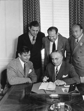 "Gone With The Wind," Signing contract,  8-25-38. Clark Gable, Selznick, Mannix Mayer. nad lightman.