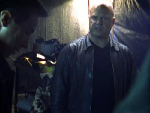 Michael Chiklis and Benito Martinez in The Shield (2002)