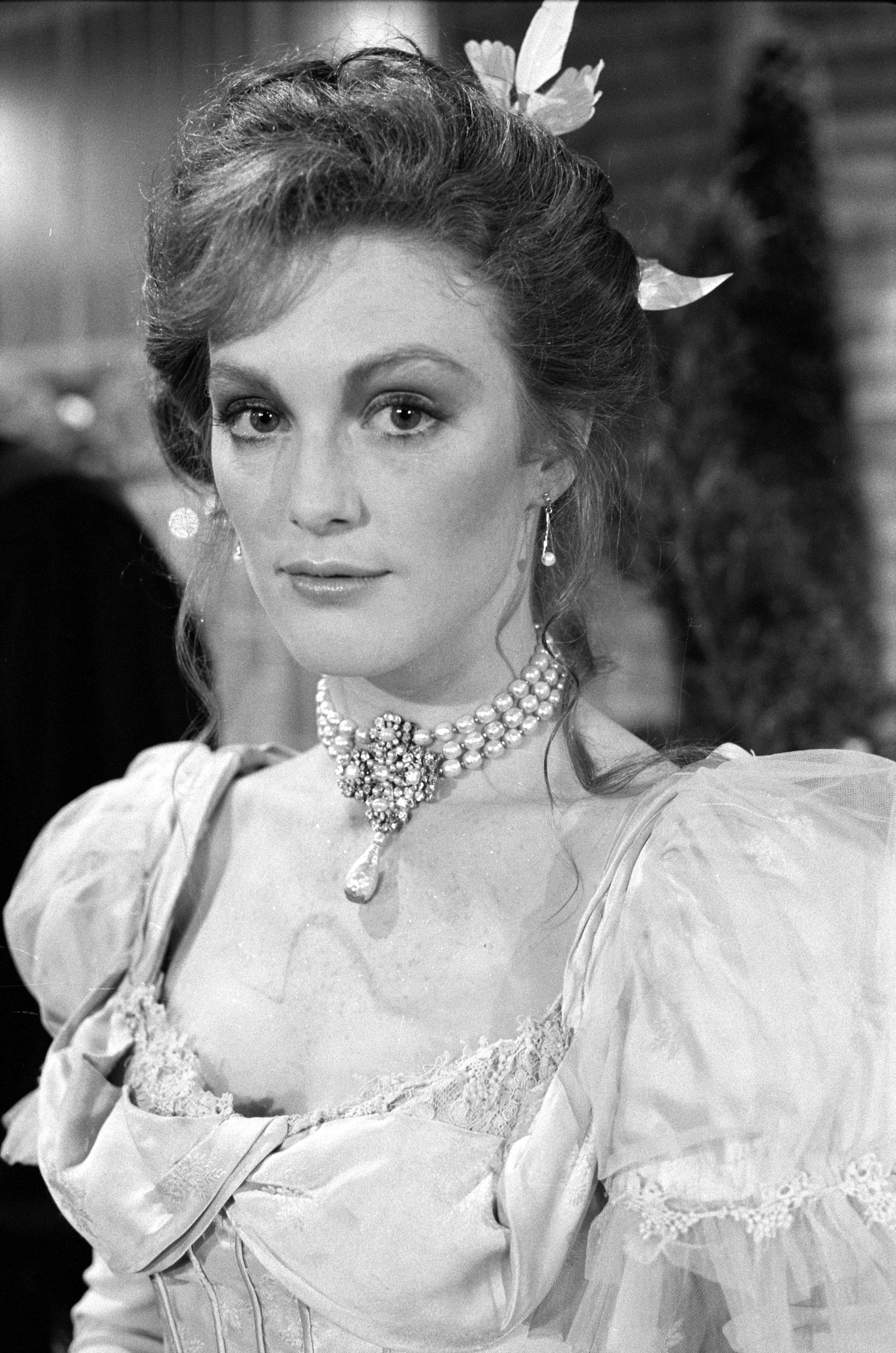 Julianne Moore in As the World Turns (1956)