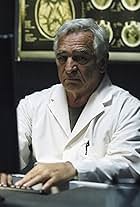 Donnelly Rhodes in Battlestar Galactica (2004)