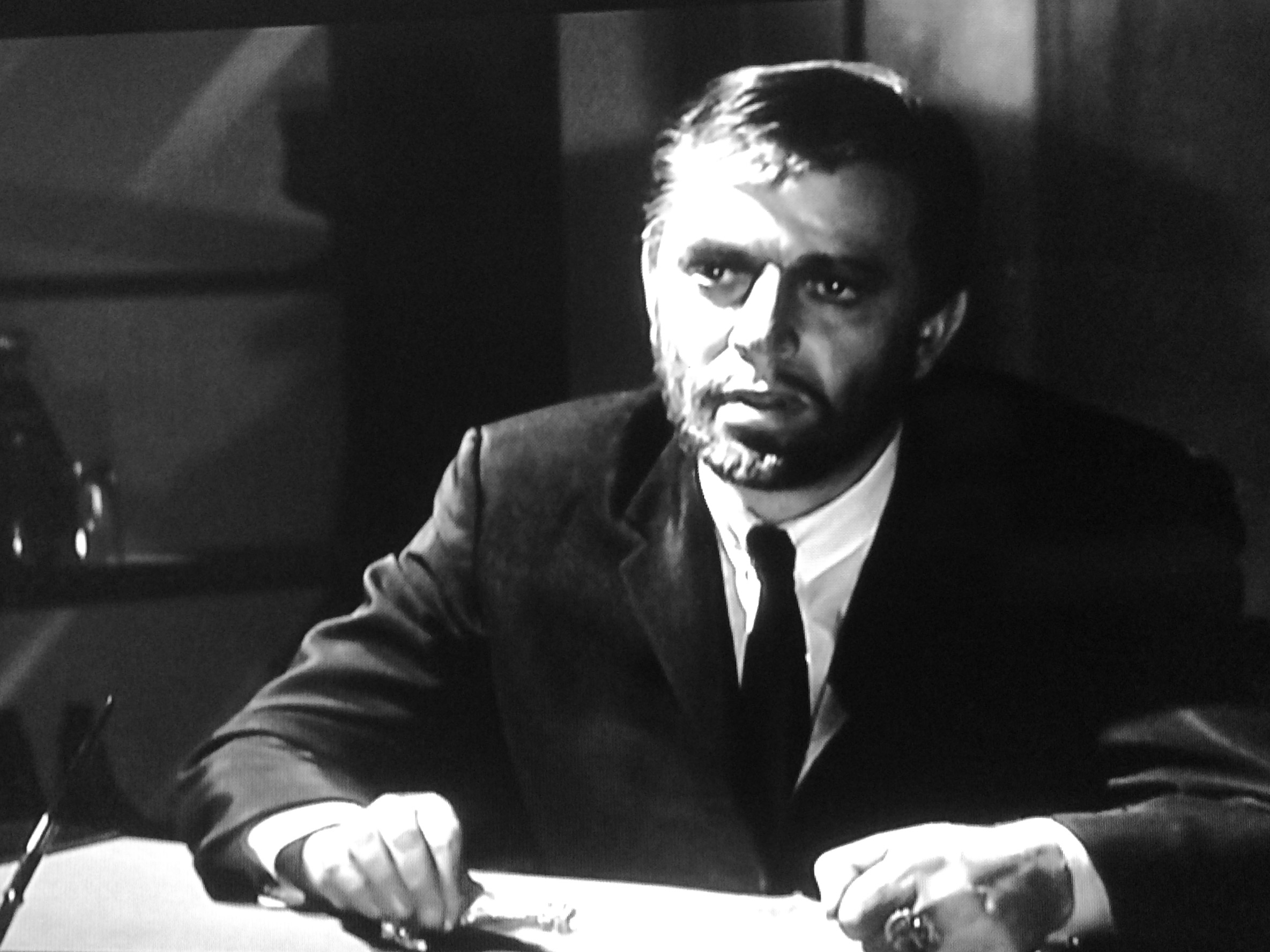 Dan O'Herlihy in The Cabinet of Caligari (1962)