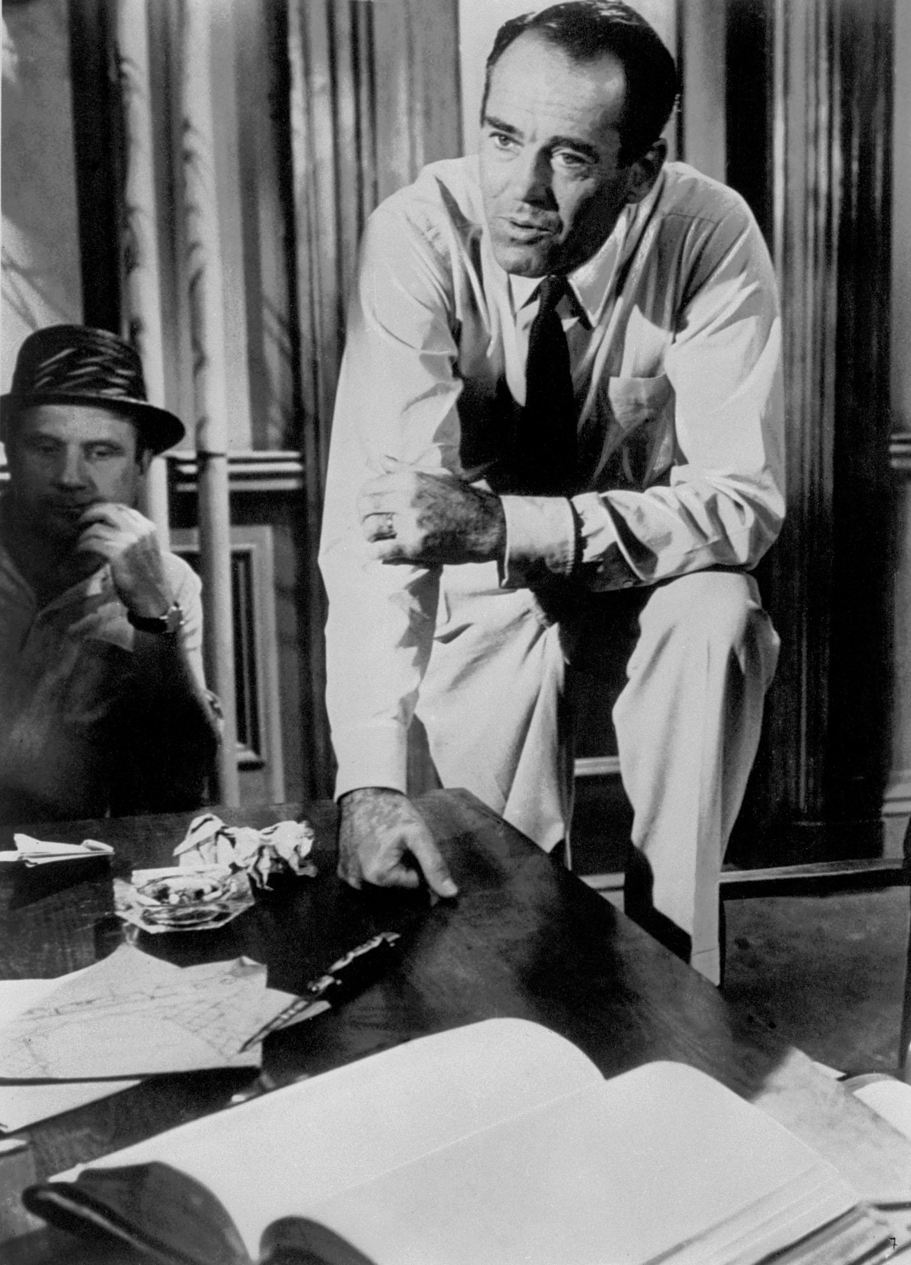 Henry Fonda and Jack Warden in 12 Angry Men (1957)