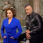 Still of Jasmine Guy and Rick Fox in K.C. UNDERCOVER - 'Family Feud'
